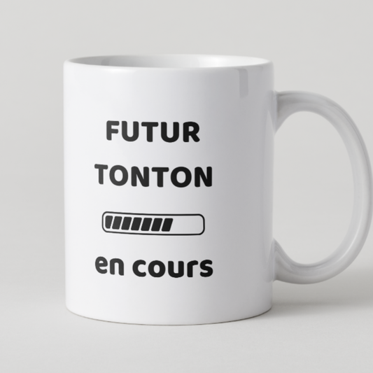 Mug blanc avec texte Futur Tonton en cours et visuel barre de chargement.